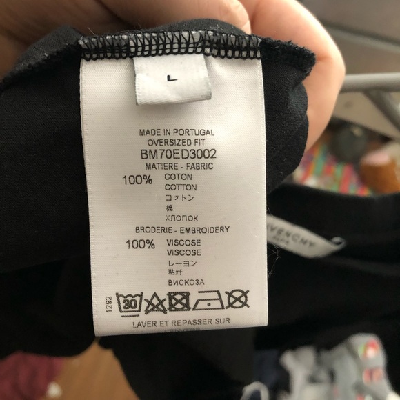 🚫Sold🚫 Givenchy Lion graphic oversized fit tee - Picture 4 of 6